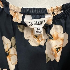 BB Dakota over the shoulder floral crop dress blouse